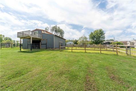 1752 S Eighty Eight Road Greensboro PA 15338