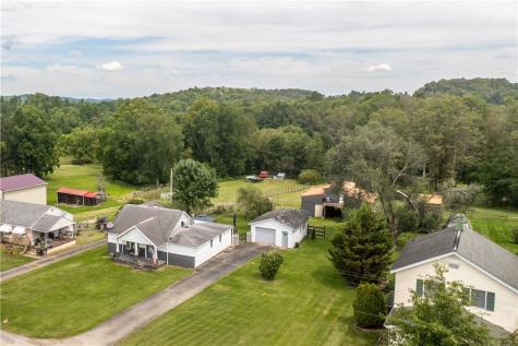 1752 S Eighty Eight Road Greensboro PA 15338