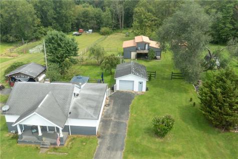 1752 S Eighty Eight Road Greensboro PA 15338