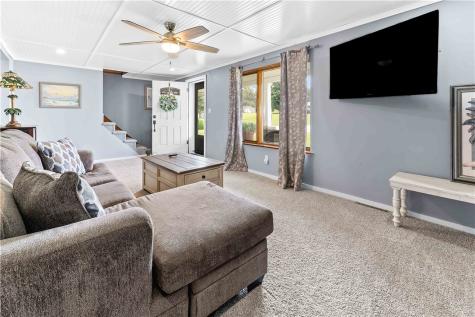 1752 S Eighty Eight Road Greensboro PA 15338
