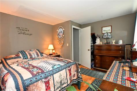4649 Jefferson Avenue Hopewell PA 15312