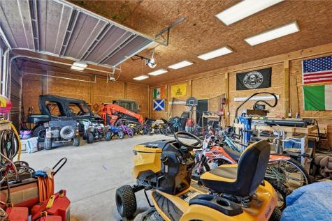 144 Oak Grove Lane Mercer Township PA 16038