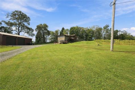 144 Oak Grove Lane Mercer Township PA 16038