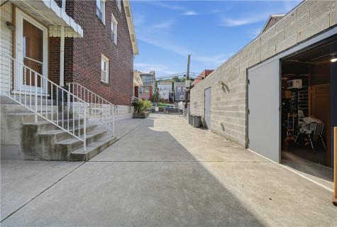 3231 Dobson Street Polish Hill PA 15219