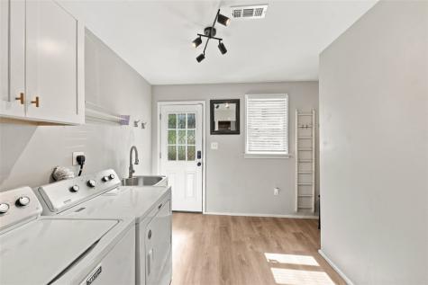 421 N Ohio Street Avalon PA 15202