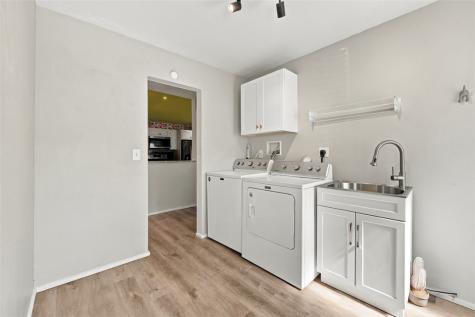421 N Ohio Street Avalon PA 15202