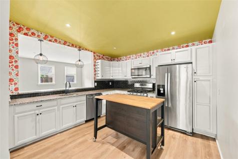 421 N Ohio Street Avalon PA 15202