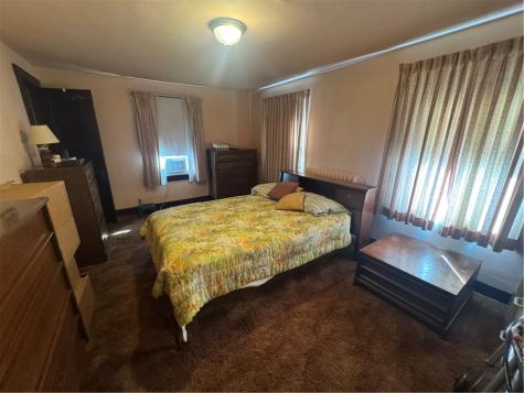 1502 Pennsylvania Avenue West Mifflin PA 15122