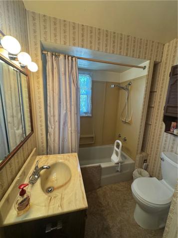1502 Pennsylvania Avenue West Mifflin PA 15122