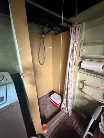 1502 Pennsylvania Avenue West Mifflin PA 15122