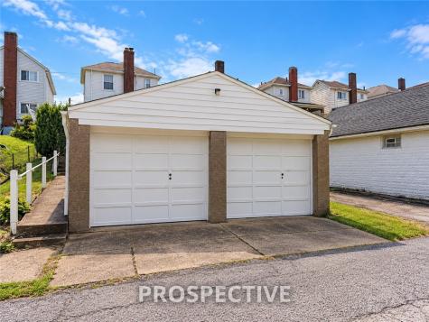 1502 Pennsylvania Avenue West Mifflin PA 15122