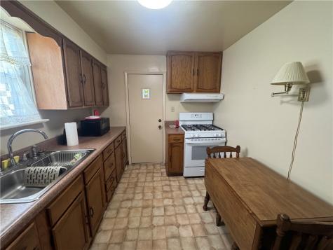 1502 Pennsylvania Avenue West Mifflin PA 15122