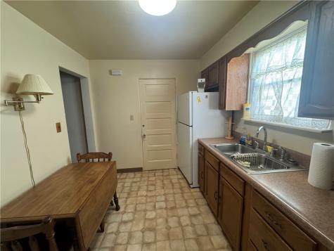 1502 Pennsylvania Avenue West Mifflin PA 15122