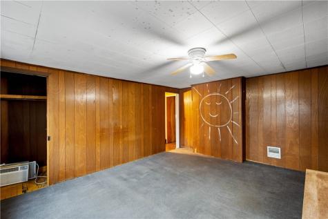 11 Madison Street Cokeburg PA 15324