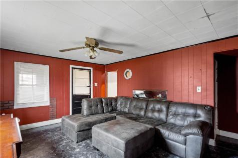 11 Madison Street Cokeburg PA 15324