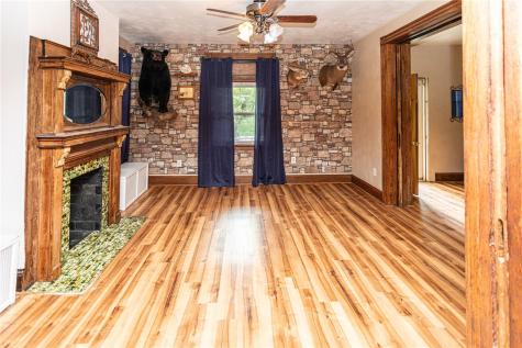 1212 Vine Street Connellsville PA 15425