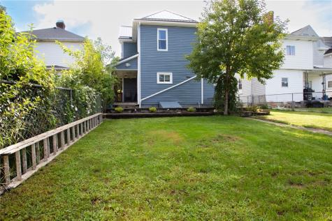 1212 Vine Street Connellsville PA 15425