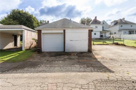 1212 Vine Street Connellsville PA 15425