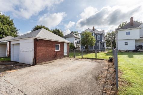 1212 Vine Street Connellsville PA 15425
