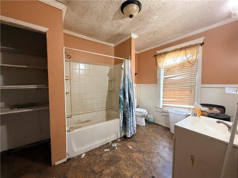 1315 Albert Street New Castle PA 16105