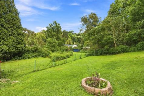 286 Big Knob Road New Sewickley Township PA 15074