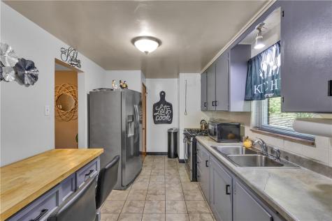 2709 Blackridge Avenue Penn Hills PA 15235