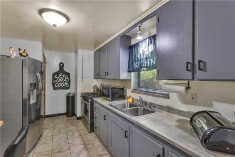 2709 Blackridge Avenue Penn Hills PA 15235