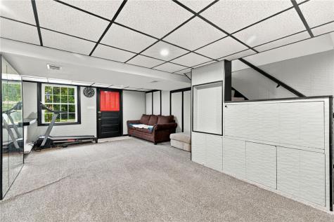 1105 Huston Drive West Mifflin PA 15122