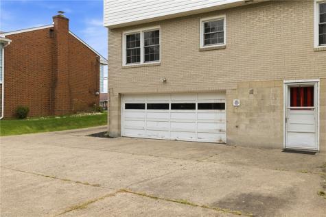 1105 Huston Drive West Mifflin PA 15122