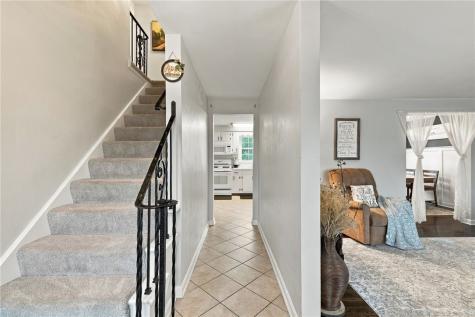 1105 Huston Drive West Mifflin PA 15122