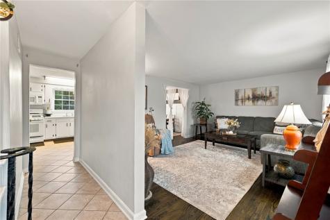 1105 Huston Drive West Mifflin PA 15122