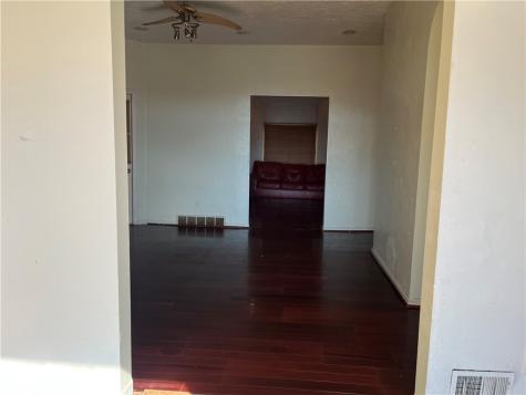 605 2nd Street Pitcairn PA 15140