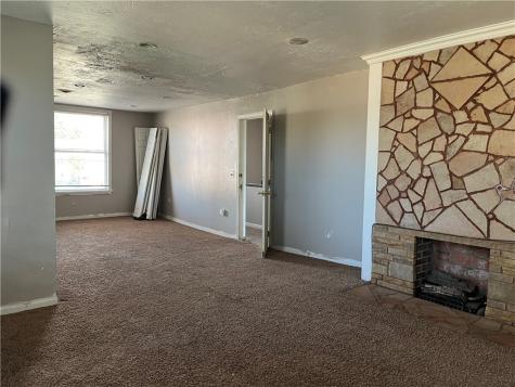 605 2nd Street Pitcairn PA 15140