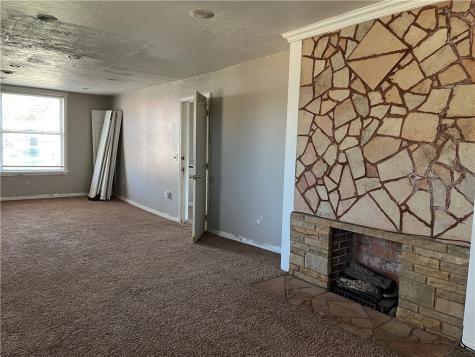 605 2nd Street Pitcairn PA 15140