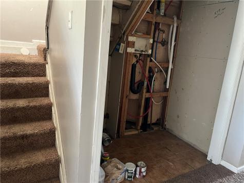 605 2nd Street Pitcairn PA 15140