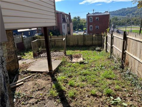 605 2nd Street Pitcairn PA 15140