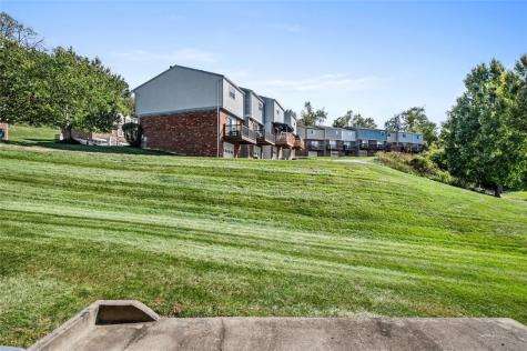 106 Shadowlawn Whitehall PA 15236