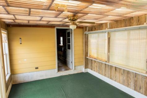 855 Jackson Avenue Monaca PA 15061