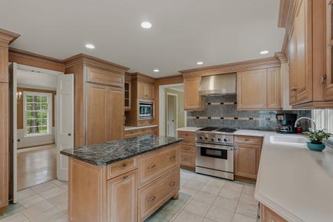 143 Backbone Road Bell Acres PA 15143
