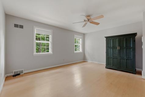 143 Backbone Road Bell Acres PA 15143