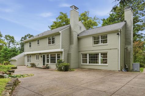 143 Backbone Road Bell Acres PA 15143