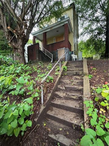 1108 Fabyan Street Spring Hill PA 15212