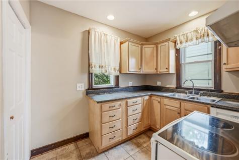 770 Stambaugh Avenue Sharon PA 16146