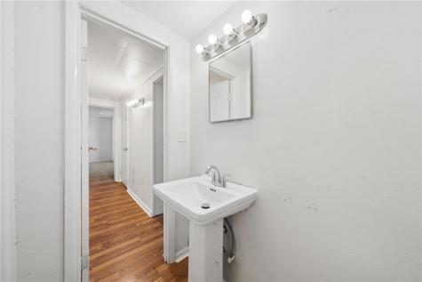 1946 Arlington Avenue Arlington PA 15210