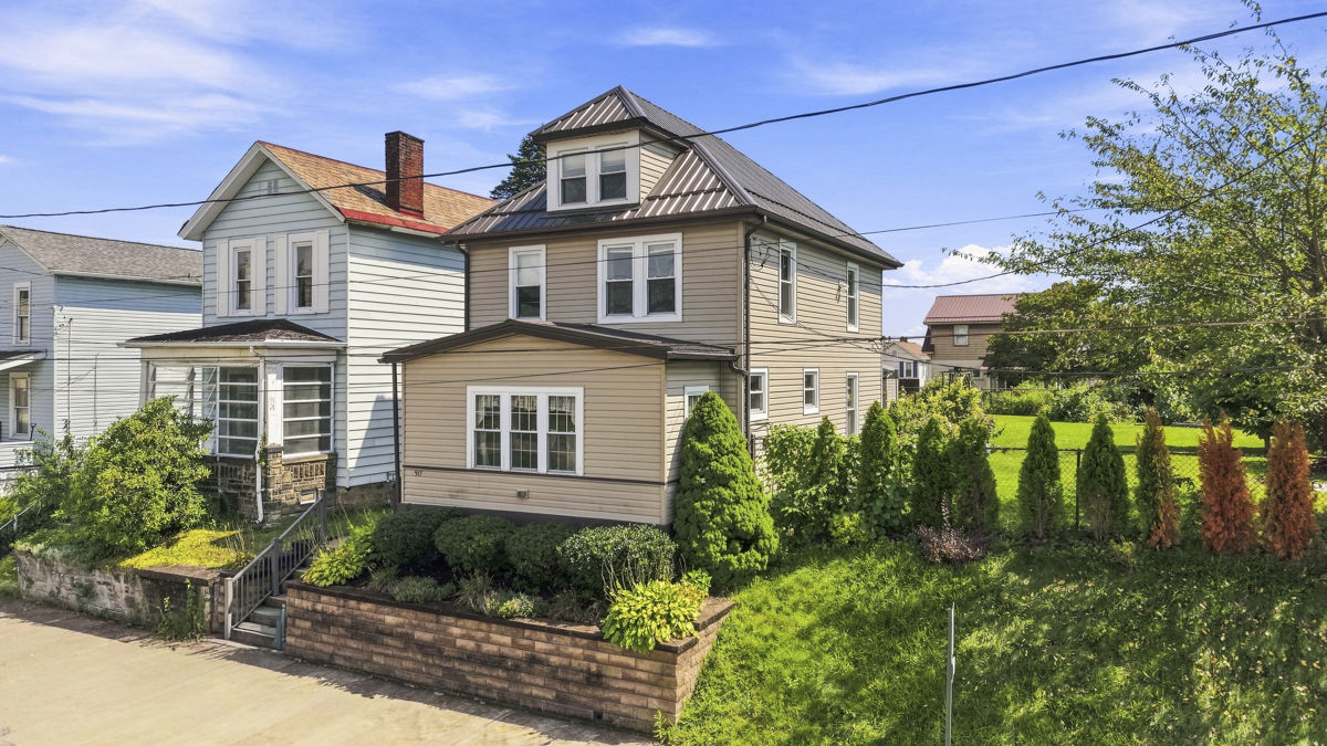 517 Reno Street Rochester PA 15074
