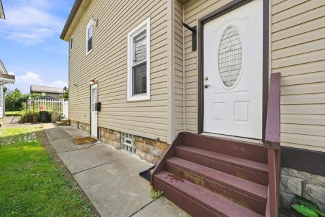 517 Reno Street Rochester PA 15074