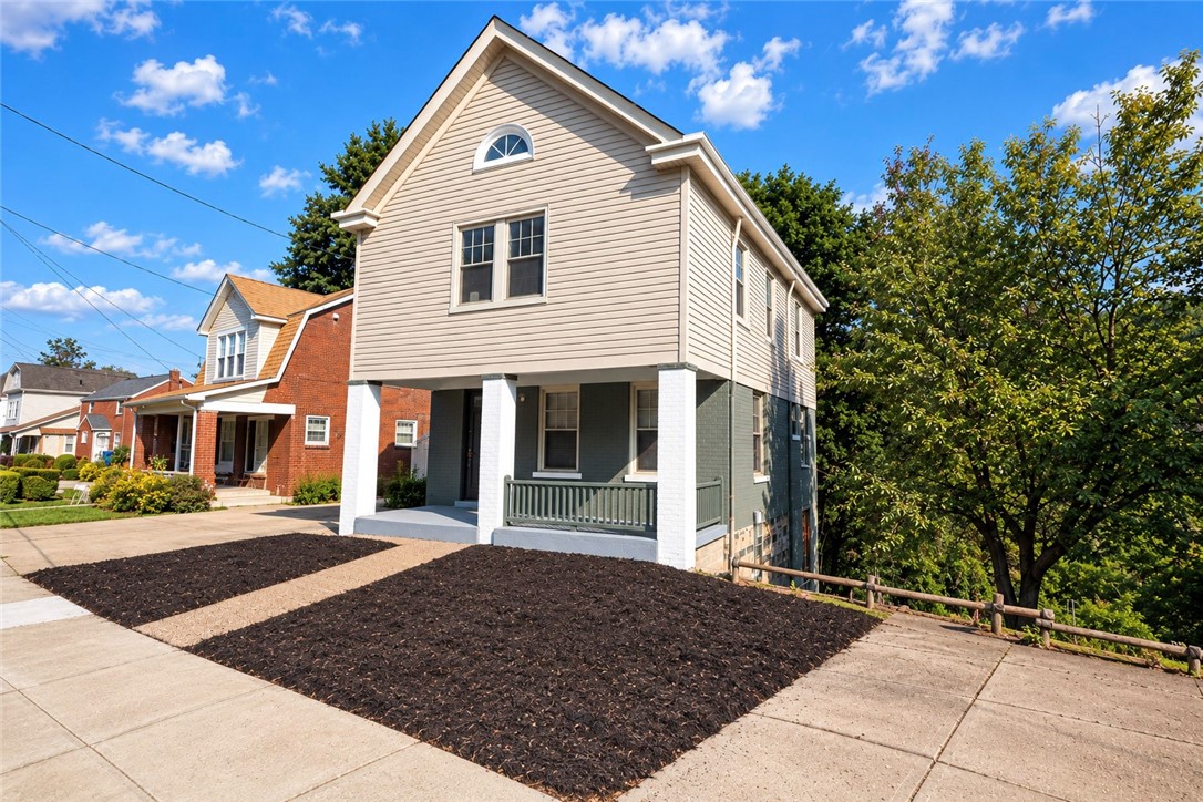 641 Center Avenue Avalon PA 15202