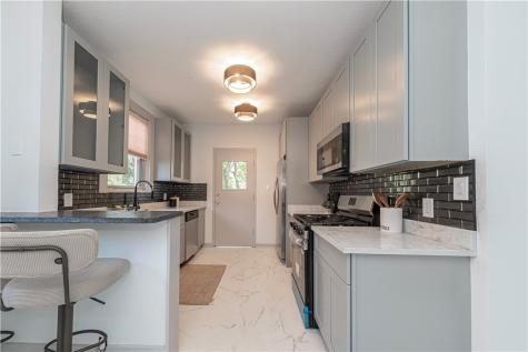 641 Center Avenue Avalon PA 15202