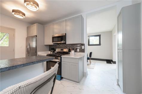 641 Center Avenue Avalon PA 15202