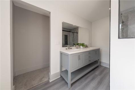 641 Center Avenue Avalon PA 15202